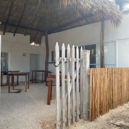 Casa Colibri El Cuyo Aparthotel Exterior photo