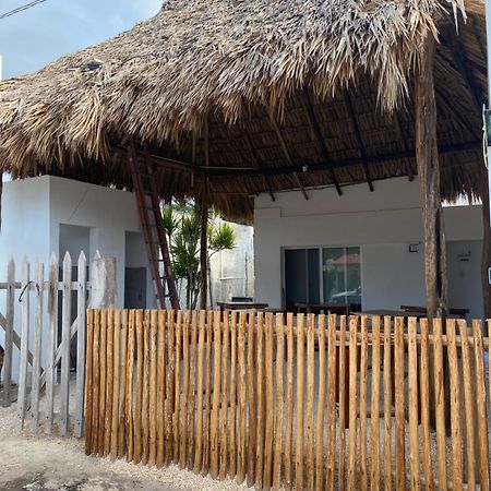 Casa Colibri El Cuyo Aparthotel Exterior photo