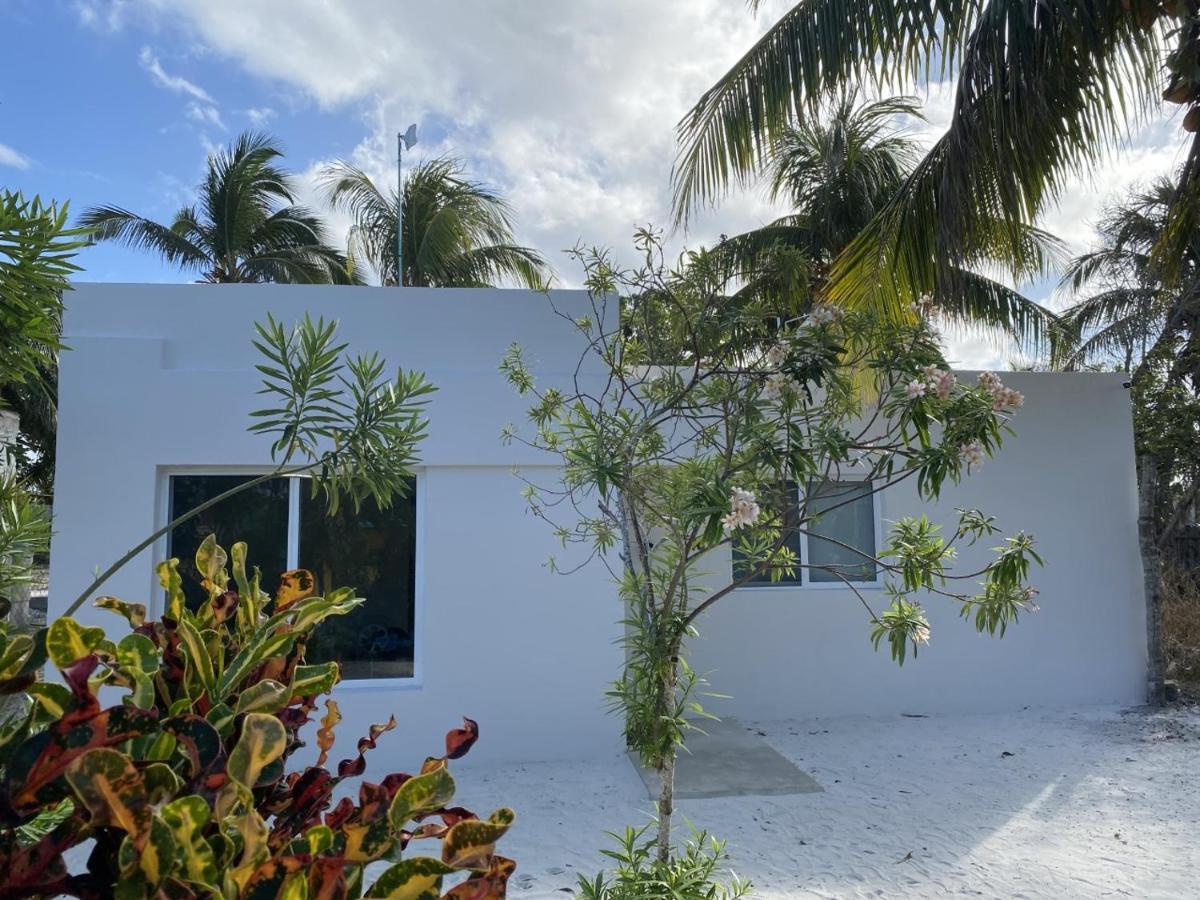 Casa Colibri El Cuyo Aparthotel Exterior photo
