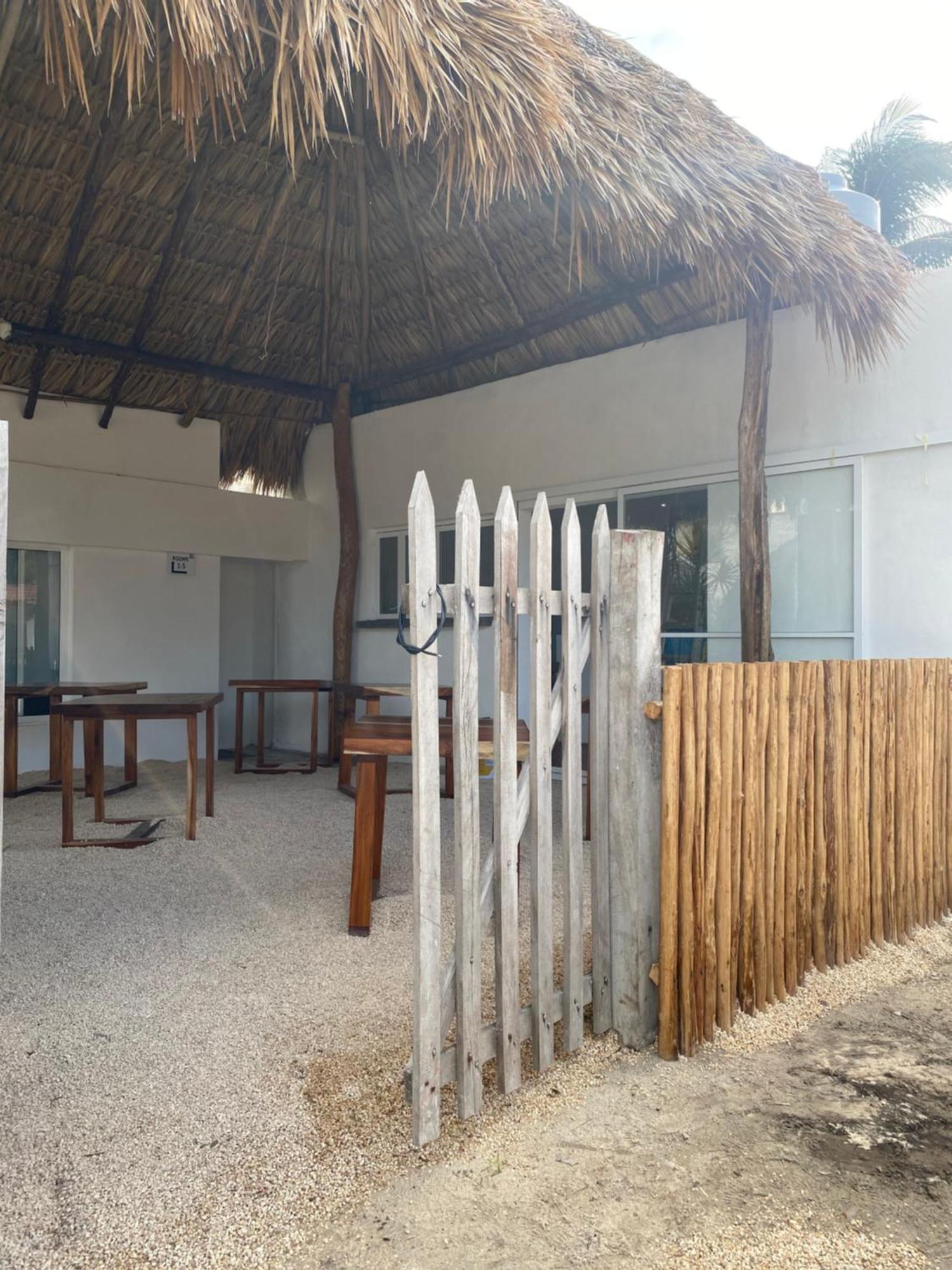 Casa Colibri El Cuyo Aparthotel Exterior photo