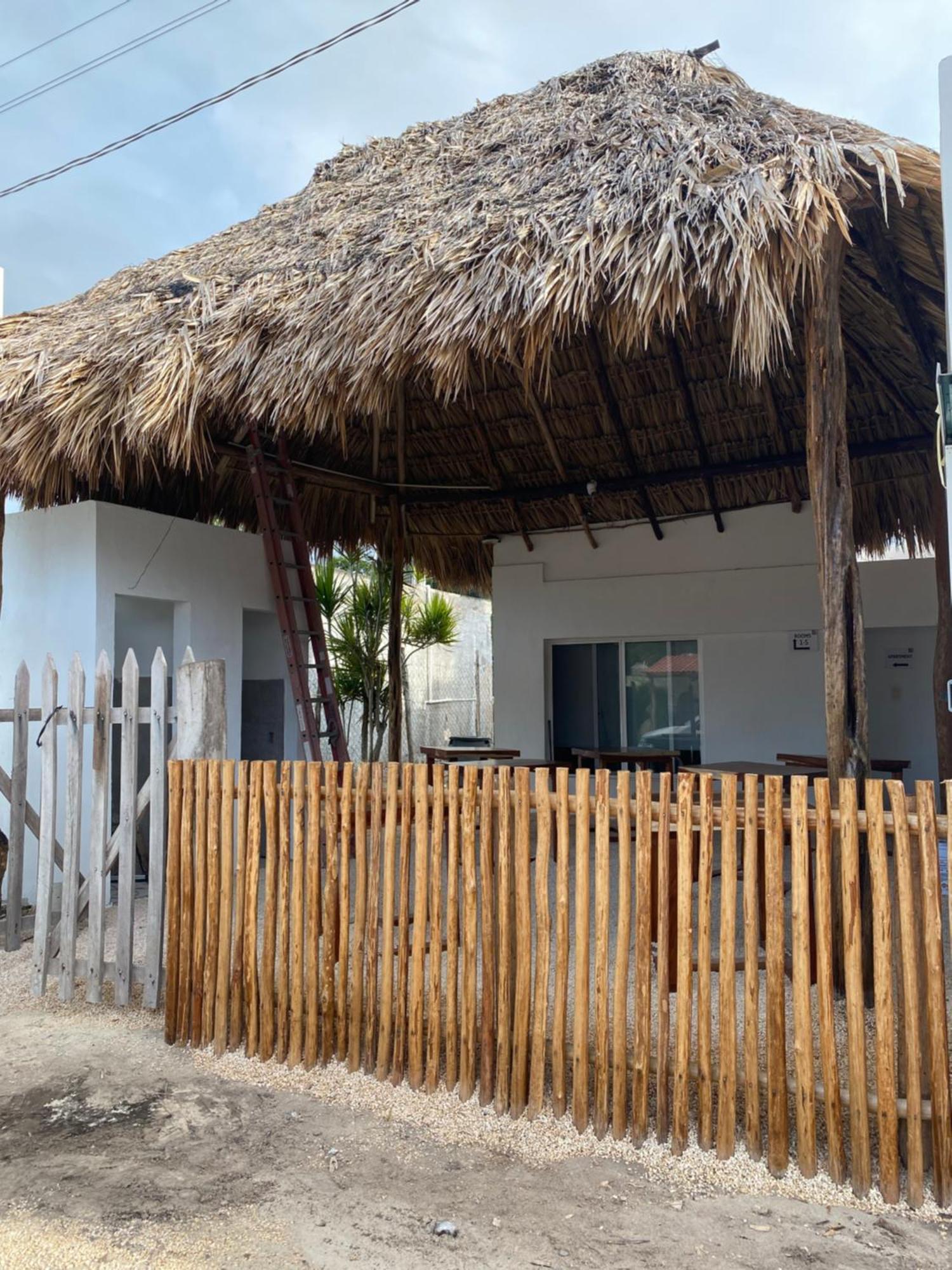 Casa Colibri El Cuyo Aparthotel Exterior photo